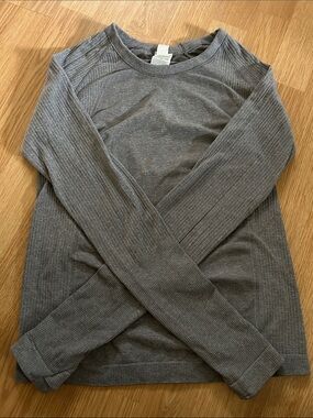 Old Navy activewear long sleeve top